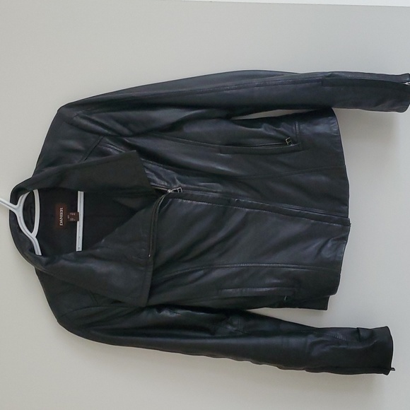Danier Jackets & Blazers - Danier leather bomber jacket